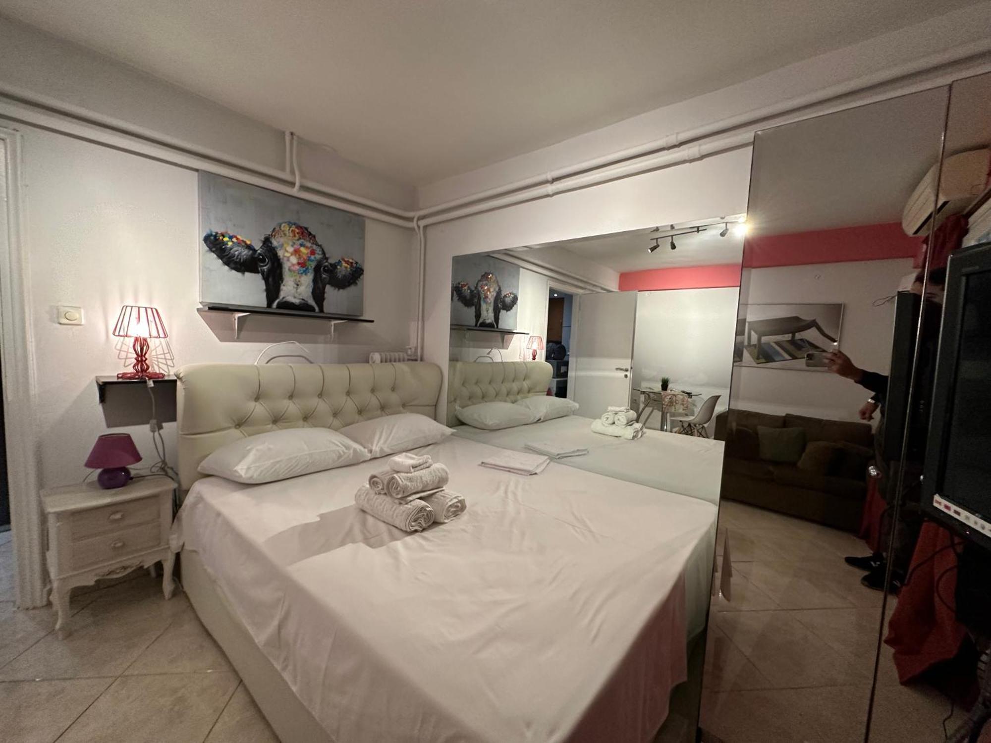Harrys Apartment Athena Bagian luar foto
