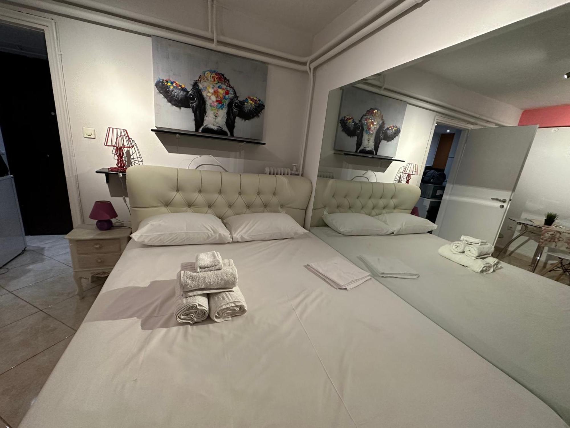 Harrys Apartment Athena Bagian luar foto